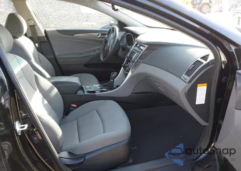 2013 Hyundai Sonata Hybrid z USA, uszkodzony, nr VIN KMHEC4A42DA083836